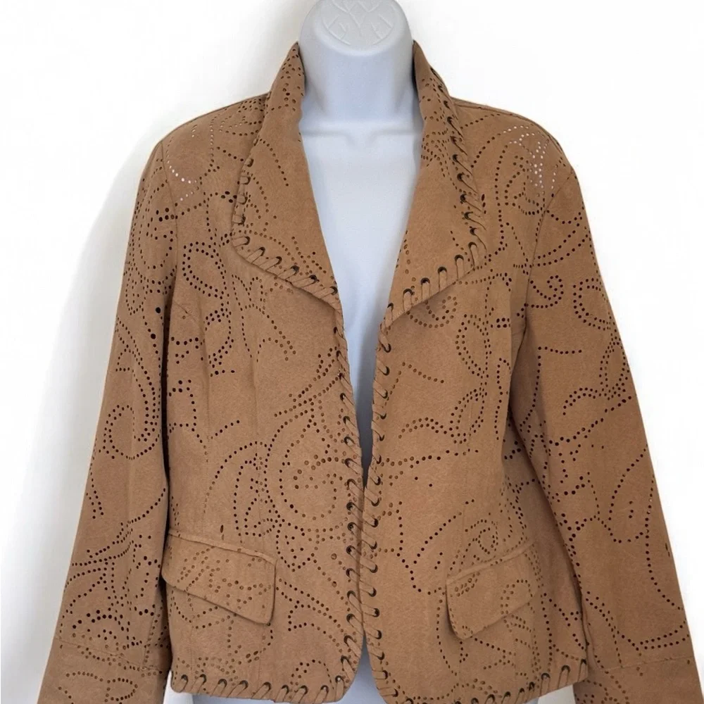 CHICOS SUEDE JACKET. SIZE M OPEN BLAZER LASER CUT & GROMMET BOHO WESTERN COWGIRL